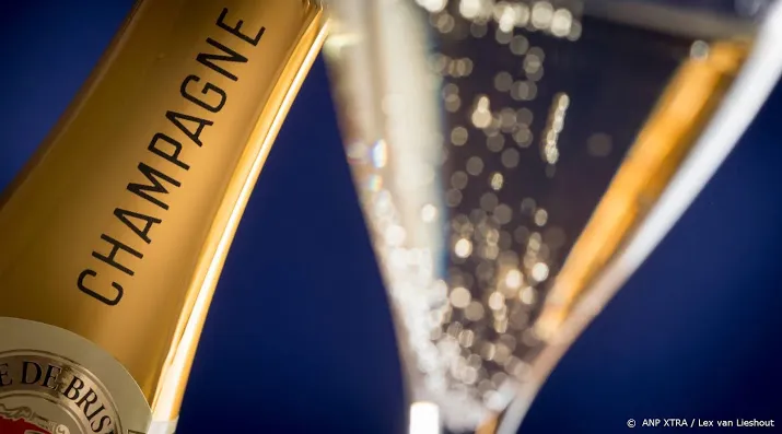 britten hamsteren champagne voor feestdagen