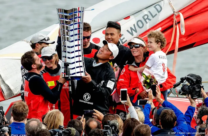 brouwer gestart in sydney hobart race
