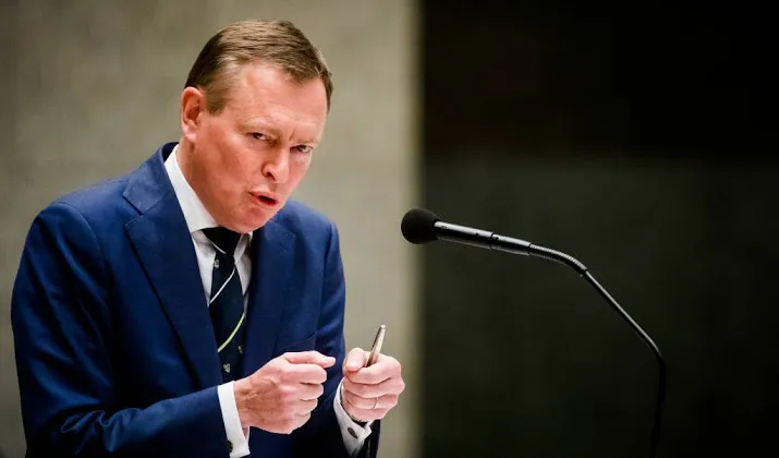 bruins onder vuur over ziekenhuizen