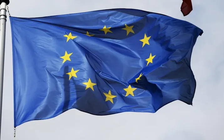 brussel blijft bij superminister eurozone