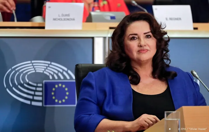 brussel gooit opnieuw vrouwenquotum in de strijd
