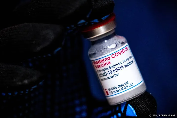 brussel koopt ook 150 miljoen extra doses modernavaccin