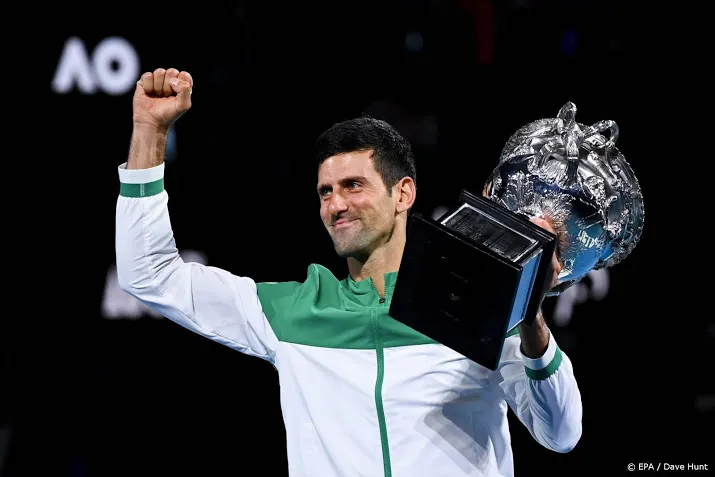 buikblessure dwingt tennisser djokovic tot herstelpauze