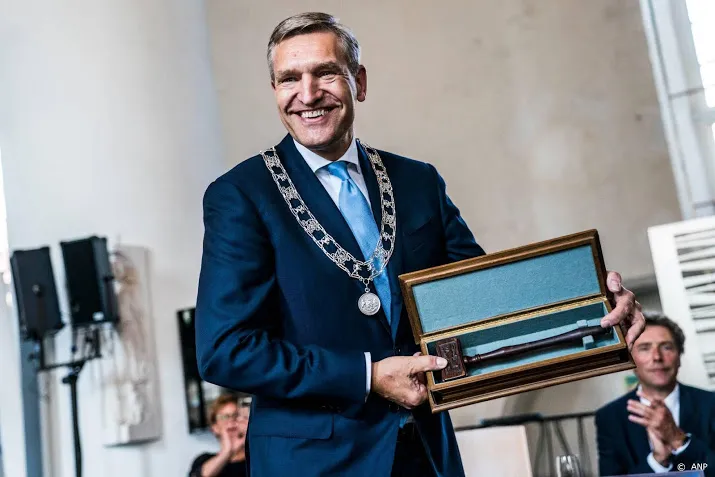 buma geinstalleerd als burgemeester leeuwarden