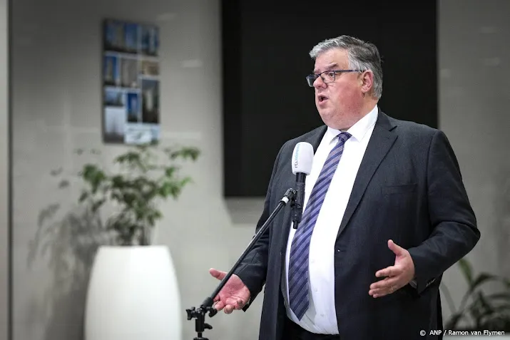 burgemeester bruls en gezin moesten huis uit vanwege dreiging