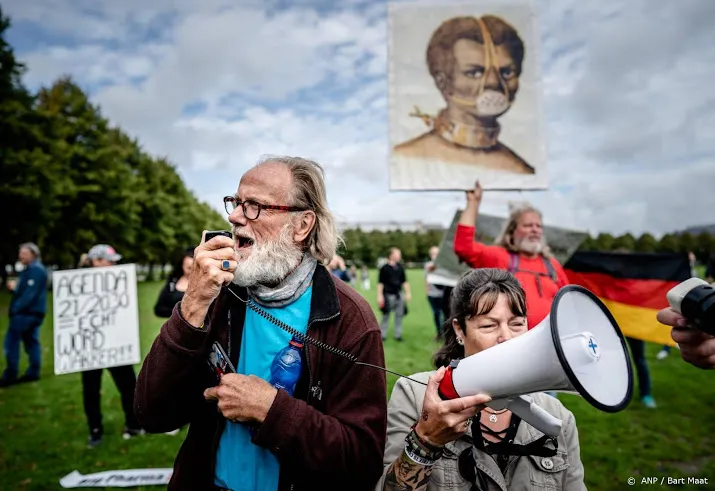 burgemeester den haag beeindigt demonstratie