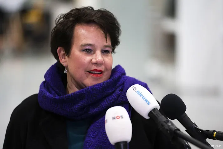 burgemeester hoeft niet te handhaven tegen alfitrah moskee