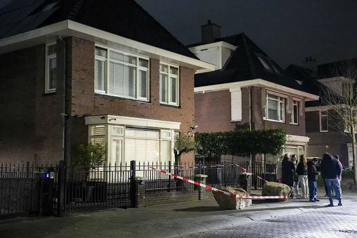 burgemeester vlaardingen wil huis loodgieter langer dichthouden