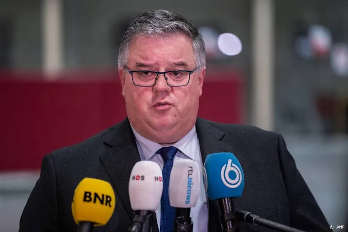 burgemeesters bespreken handhaving van de avondklok