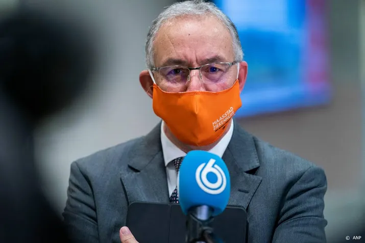 burgemeesters harde aanpak noodzakelijk