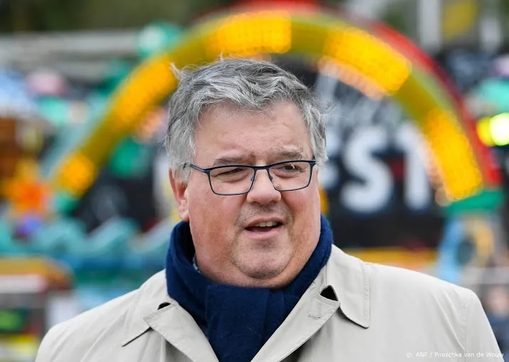 burgemeesters nemen nieuwe coronacijfers onder de loep