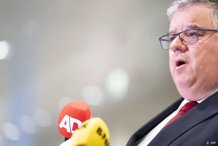 burgemeesters praten over voetbalschermen en versoepelingen