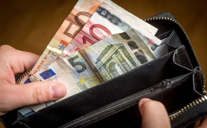 burger moet gemeente contant kunnen betalen