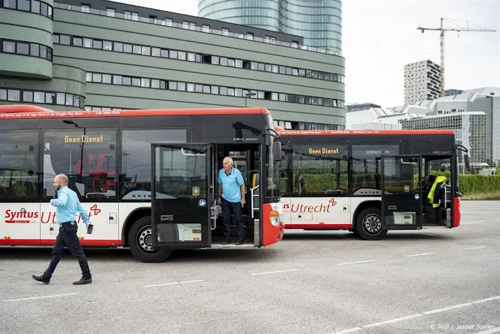 bussen in almere en provincie utrecht gaan weer rijden