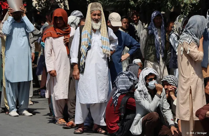 buza zon 600 mensen in beeld voor hulp bij verlaten afghanistan