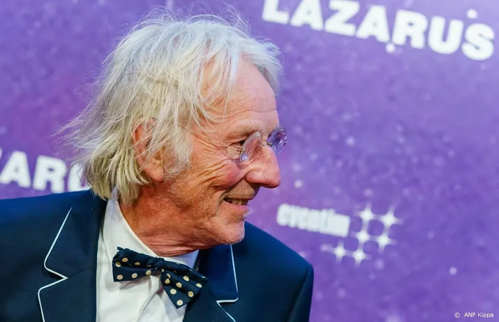 cabaretier freek de jonge zet gehele oeuvre online