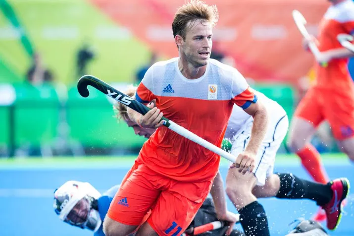 caldas haalt hertzberger terug bij oranje