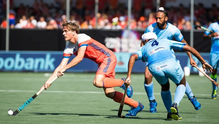 caldas laat croon thuis voor wk hockey