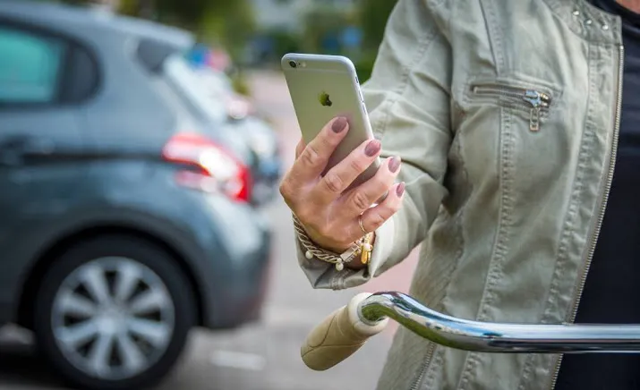 campagne tegen appende fietser en voetganger