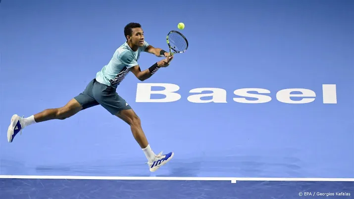 canadese tennisser auger aliassime prolongeert titel in basel