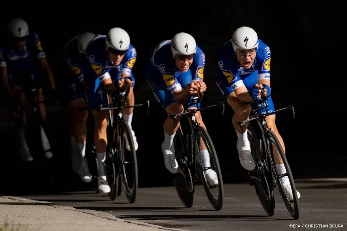 capecchi mag blijven bij quick step