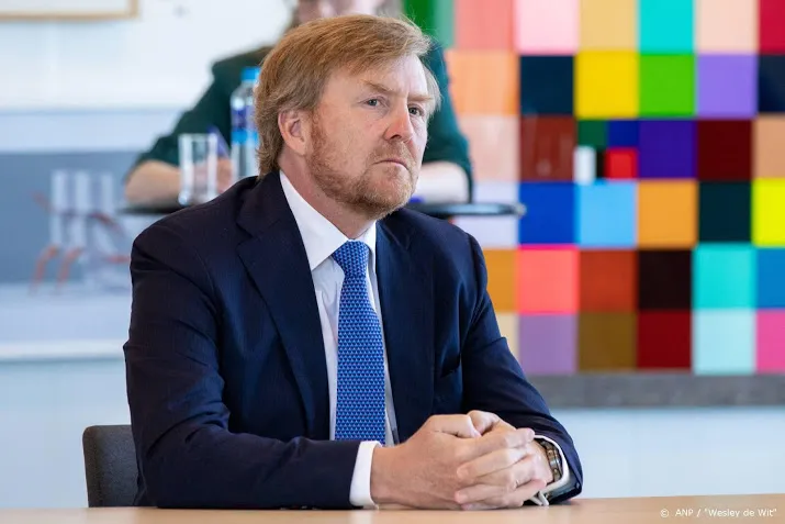 caribisch nederland krijgt postzegels met bebaarde koning