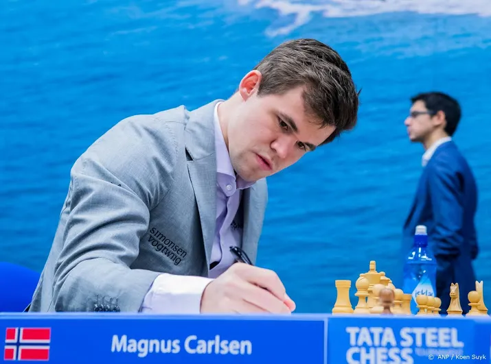 carlsen en anand aan kop in wijk aan zee