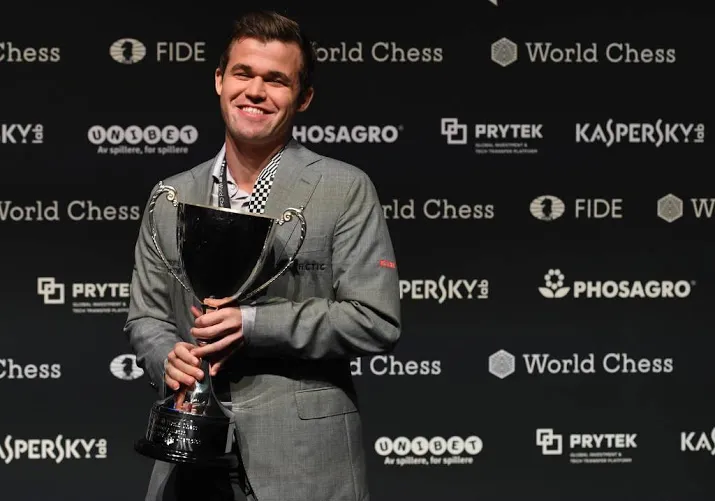 carlsen kritisch op eigen schaakspel
