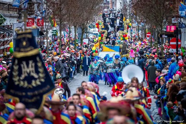 carnavalsoptocht in weert afgelast om slecht weer