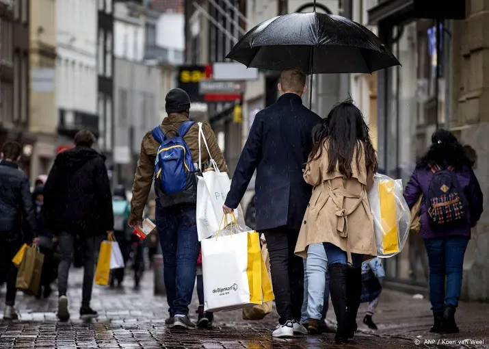 cbs consumenten minder negatief in mei