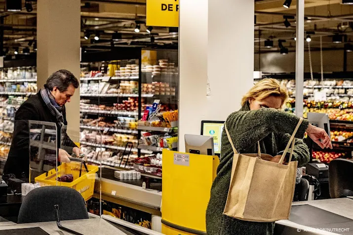cbs consumentenvertrouwen blijft op dieptepunt
