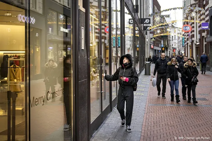 cbs nederlands consumentenvertrouwen verder omlaag