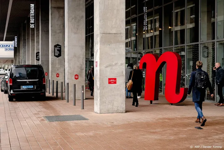 cbs recordaantal toeristen boekt overnachting in nederland