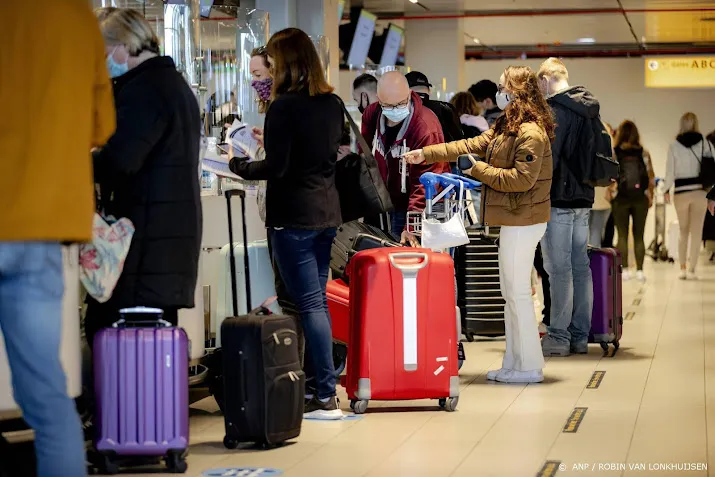 cbs uitgaven toerisme met 43 procent gedaald in 2020