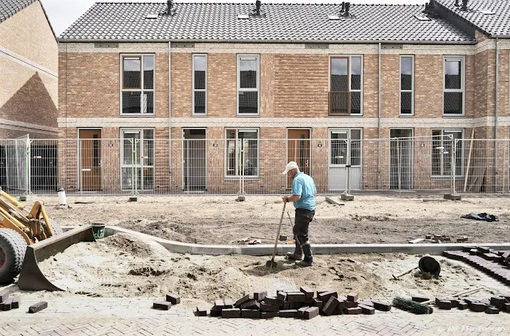 cbs veel minder vergunningen voor nieuwe woningen afgegeven