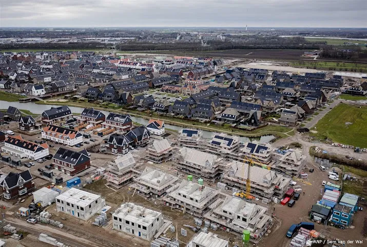 cbs verkoop nieuwbouwwoningen ruim gehalveerd in tweede kwartaal