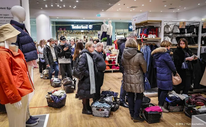 cbs winkelomzet viel in februari bijna 17 procent hoger uit