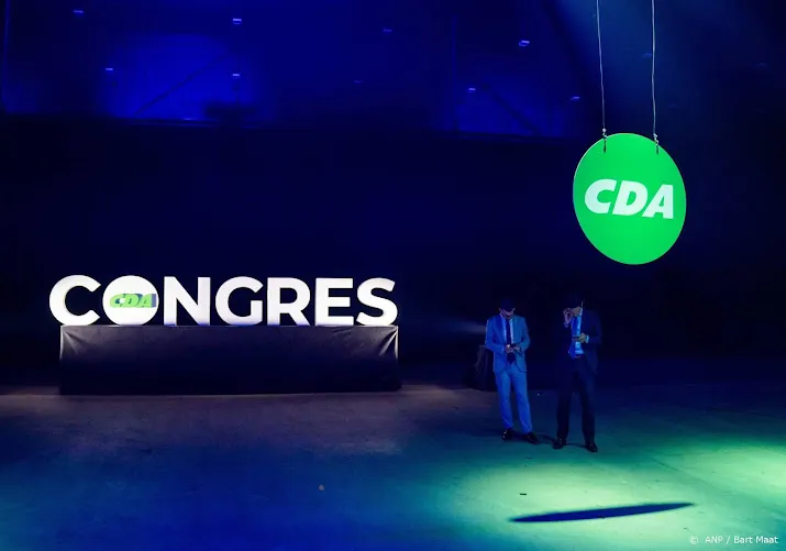 cda top krijgt op partijcongres felle kritiek en complimenten