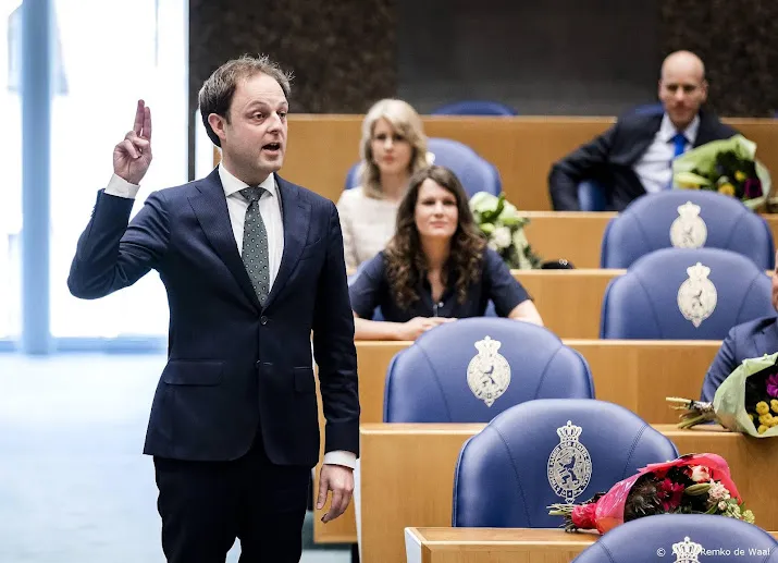 cdaer van der molen tot eind dit jaar met ziekteverlof