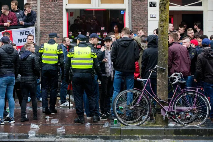 celstraf voor britse hooligans
