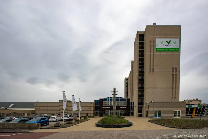 center parcs heropent twee vakantieparken