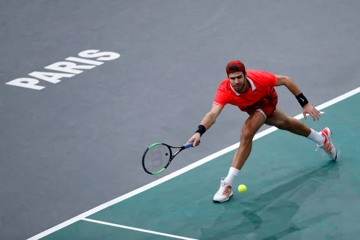 chatsjanov maakt einde aan zegereeks djokovic
