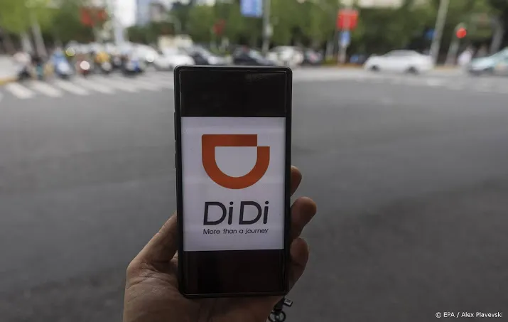 china beschuldigt taxi app didi van illegaal verzamelen data