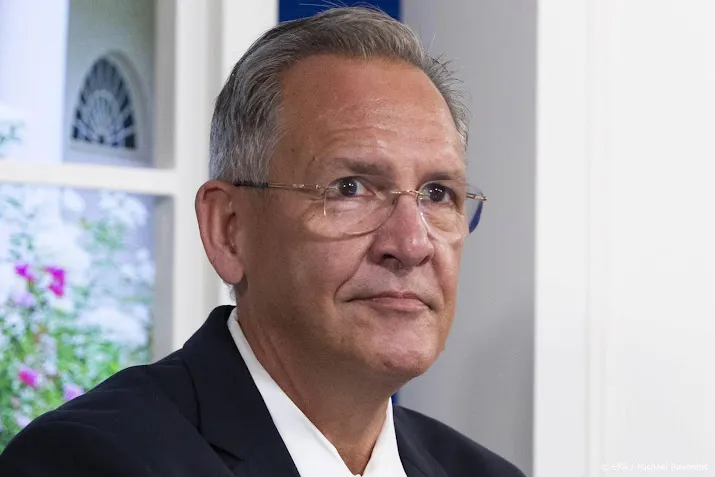 china legt amerikaanse directeuren sancties op om steun taiwan