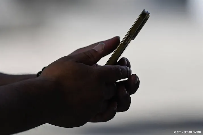 china ontkent iphone verbod voor ambtenaren