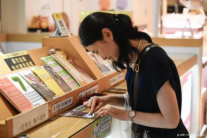 chinese lotenverkoop fors omhoog te midden van haperende economie