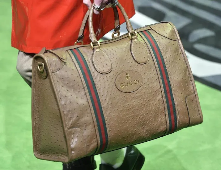 chinese vraag naar gucci stuwt winst kering