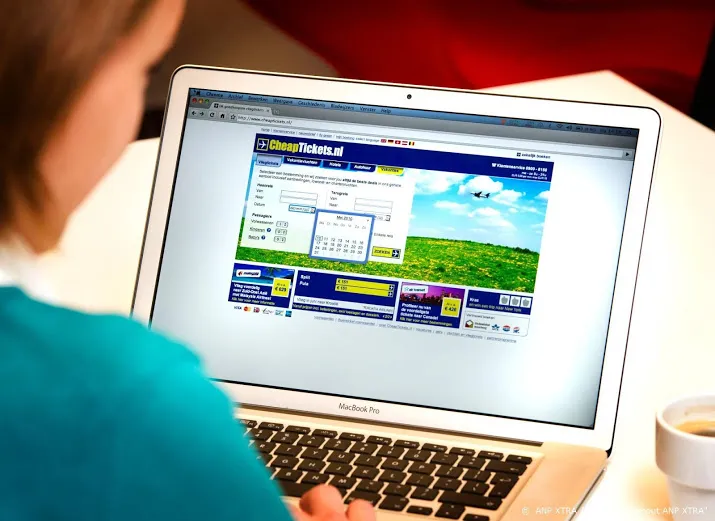chinezen kopen bedrijf achter cheaptickets en vliegwinkel