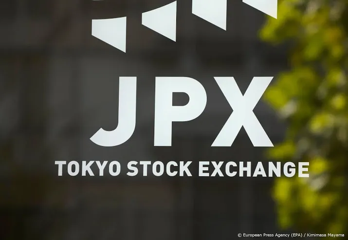 chipbedrijven en automakers stuwen nikkei