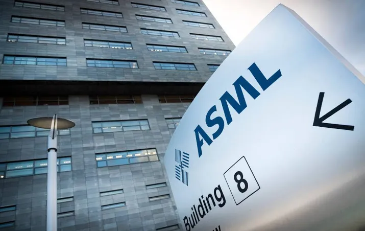 chipmachinemaker asml overweegt eigen cao
